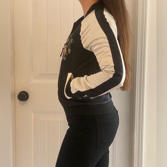 ZUMIEZ - Rose embroidered bomber jacket - Picture 2 of 7